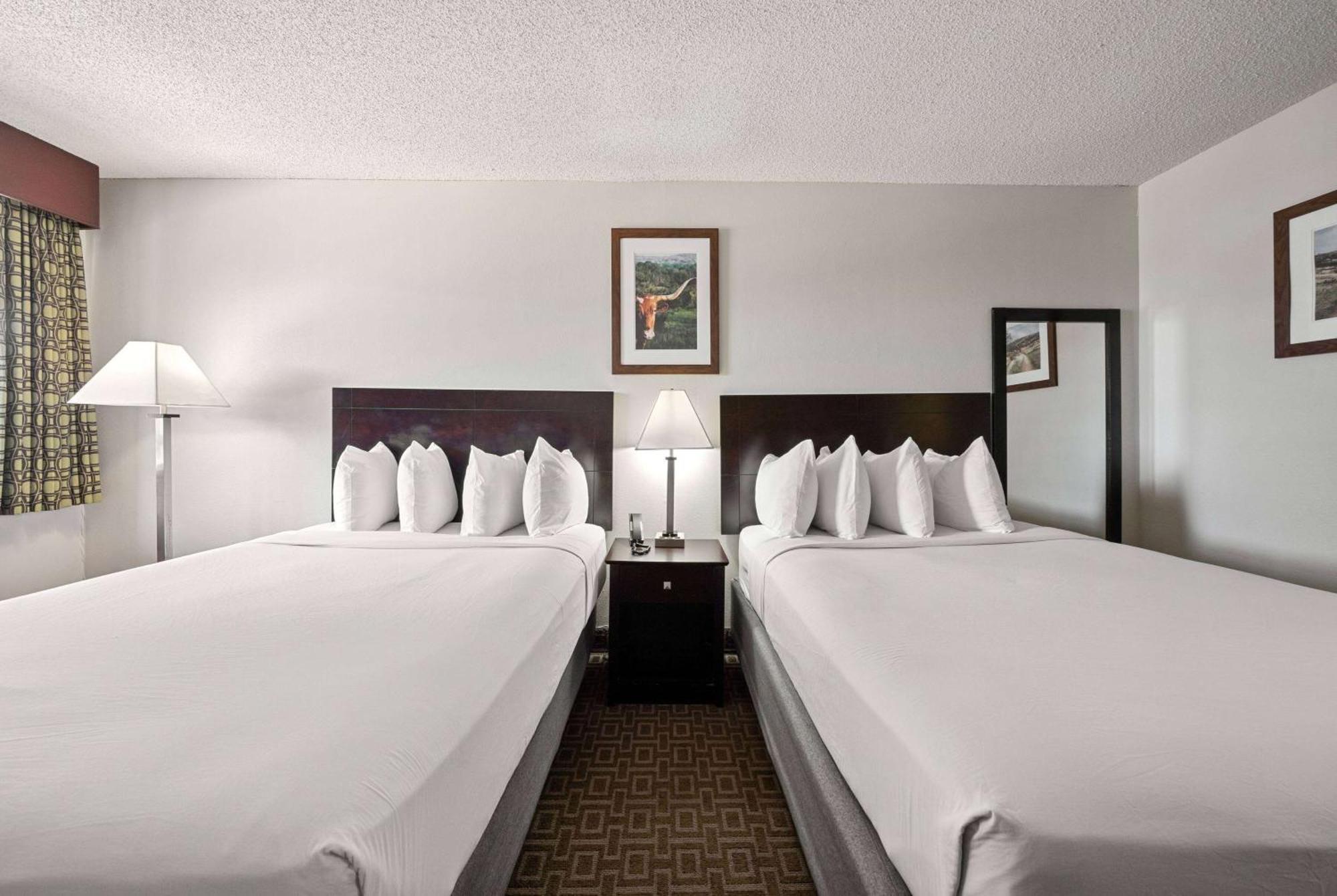 Days Inn By Wyndham Round Rock Buitenkant foto